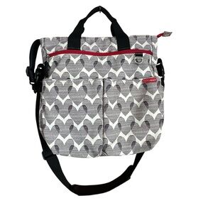 Skip Hop Duo Signature Carry All Travel Diaper Bag Tote with Multipockets Hearts